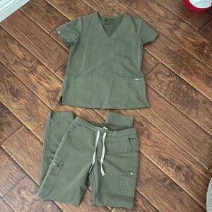 FIGS Olive Green Scrub Set XS